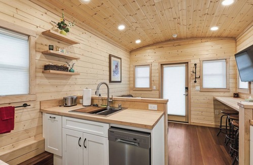 Chama Apartment | Chama Crossing - Tiny Train Next to Railroad - Dog Friendly