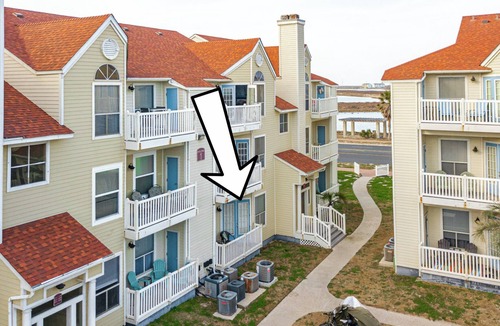 Corpus Christi Condo | Charming 1st floor 1-bedroom condo WiFi, Pool on enchanting North Padre Island
