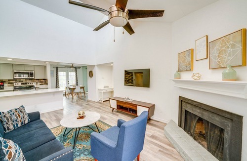 Vickery Meadow Apartment | Charming 2-bedroom apartment with fitness room and AC in enjoyable Dallas