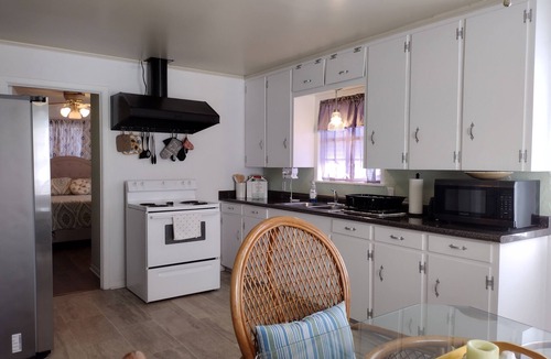 Winnsboro Cottage | Charming 2-bedroom cottage with WiFi, AC in quaint Winnsboro Texas
