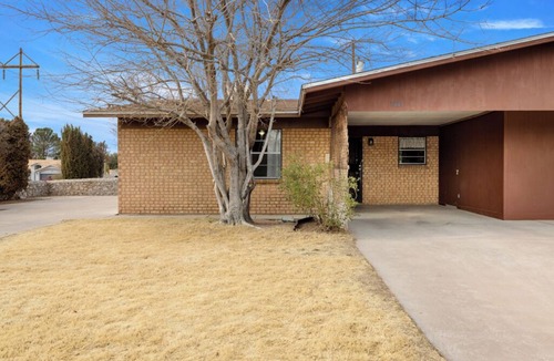 Las Cruces House | Charming 2 bedroom retreat at the end of the street equipped for any length stay