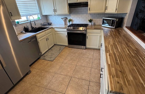 Farmington House | Charming 3-bedroom house with a ton of amenities.