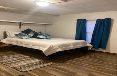 Tucumcari House | Charming 3-bedroom house with WiFi, AC near ArtCity. Safe & quiet country view.