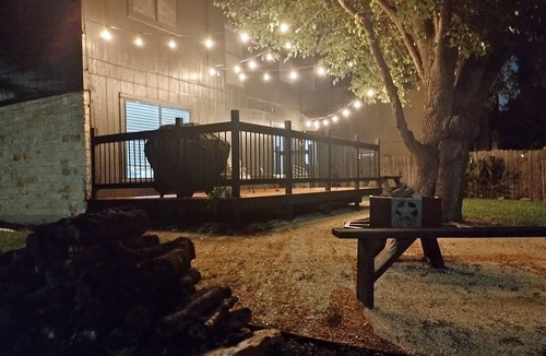 Los Indios House | Charming 3-bedroom house North Austin Abode: Sleeps 9, 10 Mins to Domain!