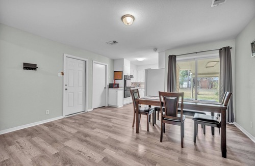 Temple House | Charming 3-bedroom house with AC in friendly Temple. Privet, clean, safe, quiet.