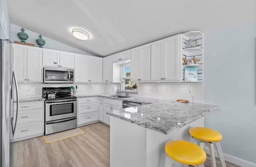 Pirates Beach House | Charming 4-Bedroom House 2 Blocks From The Beach!