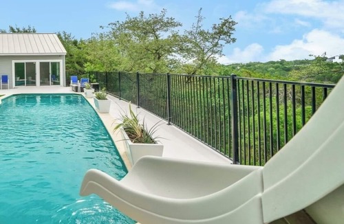 Travis Settlement House | Charming 4-bedroom house with scenic views in enchanting Spicewood!