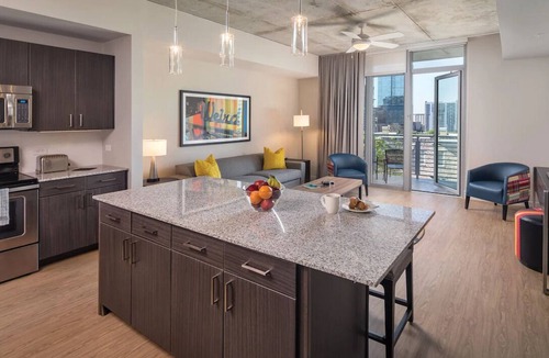 West End Hotel | Charming Austin Resort - Spacious 1 Bedroom Suite