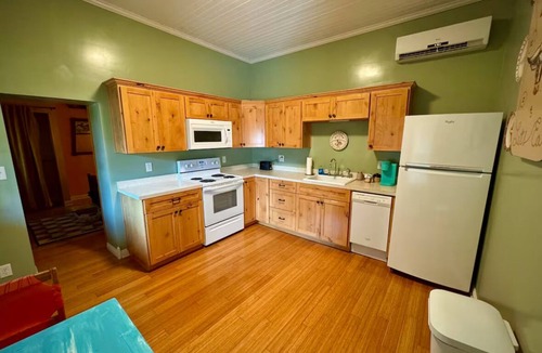 Brewery Gulch House | Charming casita in Historic Brewery Gulch walking distance to everything!