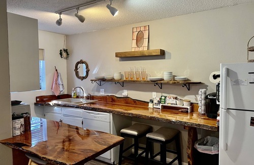 Cloudcroft Cabin | Charming& Cozy Cabin walking distance to downtown and trails