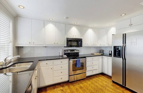 Tarrytown House | Charming, dog-friendly townhouse w/private gas grill, patio, & near downtown