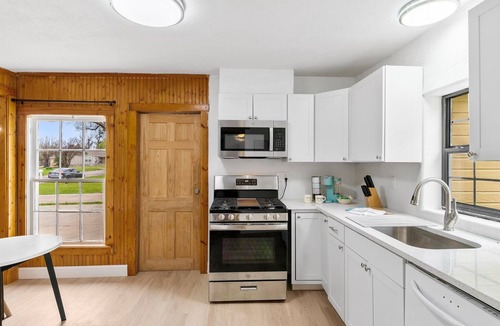 River Oaks Apartment | Charming Home Near Stockyards & Trinity Trails Central Fort Worth