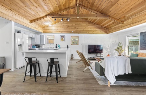 East Tawakoni House | Charming Lake Tawakoni Water Front Private Fishing Dock Boat Dock Fire Pit Kayak