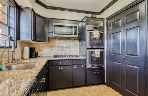El Paso Condo | Charming Oasis Apartment
