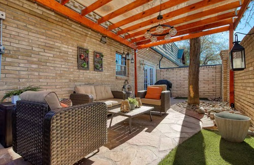 El Paso Condo | Charming Oasis Apartment
