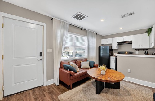 Vickery Meadow Apartment | Charming Sutton 1BR Getaway