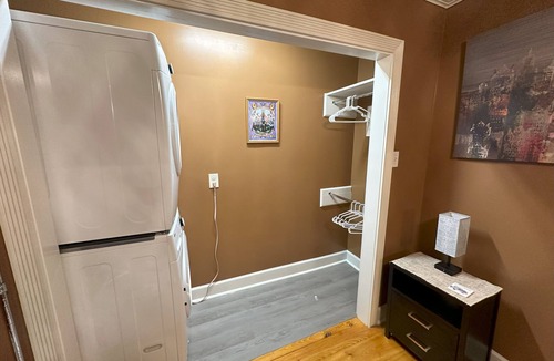 Scott House | Chez Le Fleur: A Cozy 2 Bedroom Home with Patio, Fenced Yard & Wi-Fi Min to I-10