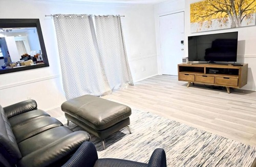 North Dallas Apartment | Chic 1-bedroom apartment in awesome Dallas with WiFi, AC