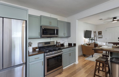 McKinney House | Church Street Cottage-2bed/1bath-near Historic Downtown Mckinney with fire pit