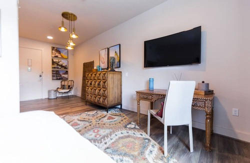 Kessler Bed & Breakfast | Classic Studio, 1Queen (Bangkok)