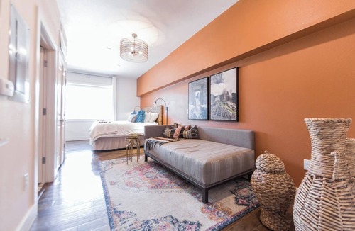 Kessler Bed & Breakfast | Classic1 King Bed (Machu Picchu)