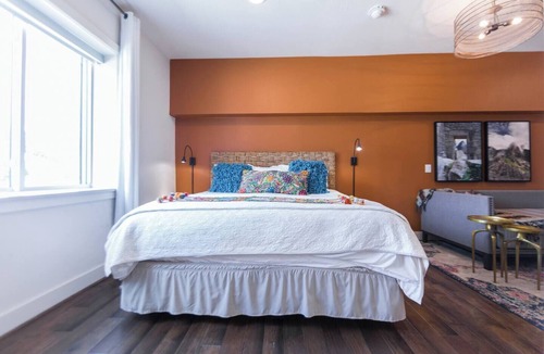 Kessler Bed & Breakfast | Classic1 King Bed (Machu Picchu)