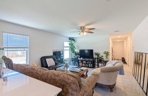 Fort Worth House | Clean, Minimalist Bedroom in Chill, Peaceful House in Fort Worth, Texas with AC