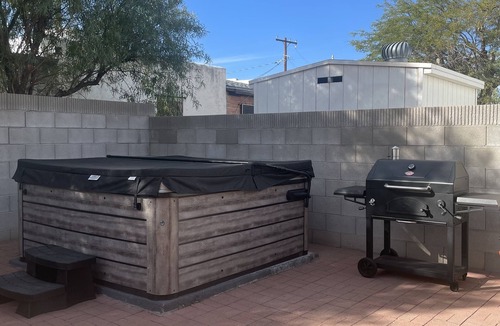 Tucson House | Cntrl Tucson Home, Salt Water Pool, Hot Tub, Bike Path, 3mi to UofA TPT 20128463