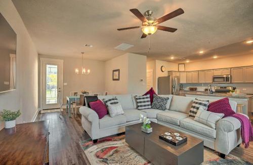 Wellborn House | College Station Townhome w/Furnished Patio!
