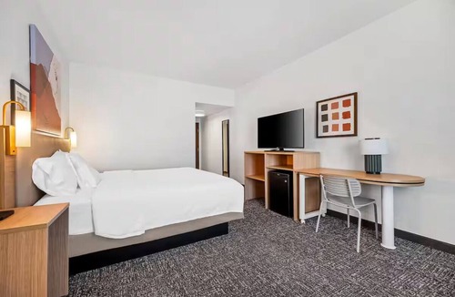 Amarillo Hotel | Comfortable Room w/Convenient Parking – Close to Westgate Mall + Top Restaurant