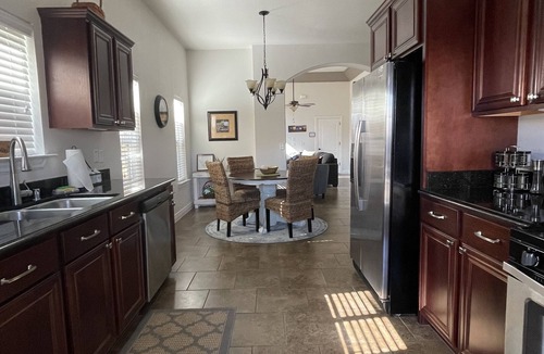 Biggs Field House | Comfy and Fun Home for Families-Dogs-Pool-Gated Community-Security-Great deal!