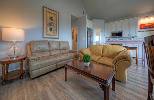 Flour Bluff House | Community Pool + Dock | Fishing + Kayaking | Bayfront Escape | Sea Trout