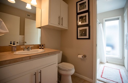 Barton Hills Condo | Condo w/Pool. Walk to Zilker Park, Barton Springs, ACL Fest & More