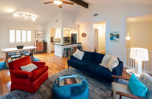 Barton Hills Condo | Condo w/Pool. Walk to Zilker Park, Barton Springs, ACL Fest & More