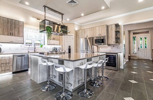 Far North Dallas House | Contemporary, Luxury 3 bedroom plus Office townhome in north Dallas with 1G net