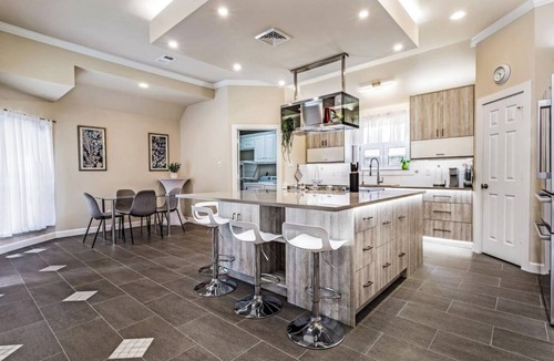 Far North Dallas House | Contemporary, Luxury 3 bedroom plus Office townhome in north Dallas with 1G net