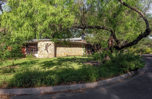Barton Hills House | Cool Mid-Century Modern 3/2