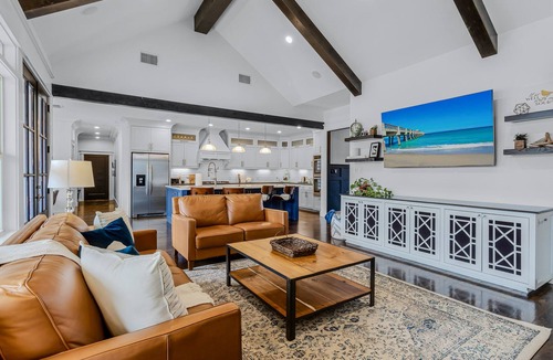 Lindale House | Country estate - pool, outdoor kitchen, home theater, game room, porches