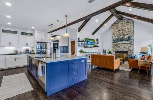 Lindale House | Country estate - pool, outdoor kitchen, home theater, game room, porches