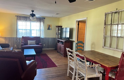 Dublin House | Country get away/horse property just moments from Proctor Lake
