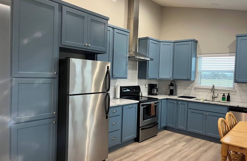 La Grange House | Country Home in Fayette County Tx that sleeps 6. Close to Warrenton and Roundtop