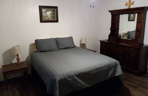 Somerville House | Country Living with Kyle Field 30 minutes away