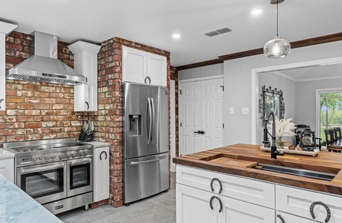 Fort Worth House | Cowtown Casa: A Place to Hang Your Hat