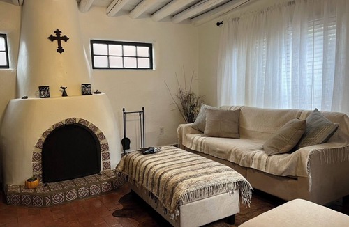 Santa Fe House | Cozy 1-bedroom adobe townhome in Santa Fe with AC