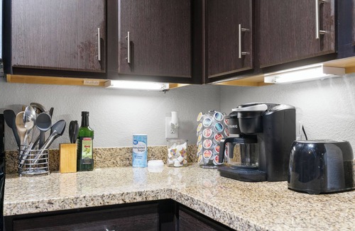 South Congress Apartment | Cozy 1-bedroom apartment in Austin fitness room minutes from Downtown