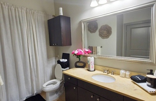 Cityplace Apartment | Cozy 1-bedroom apartment 6 minutes from downtown.