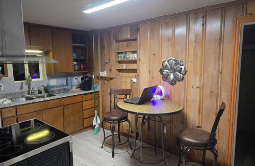 Handley Cottage | Cozy 1-bedroom cottage in soothing Fort Worth with AC pet friendly free parking,