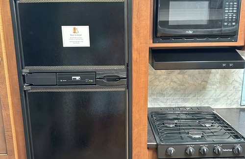 Aztec House | Cozy 1 bedroom RV, pet friendly in fantastic Aztec with Animas River access