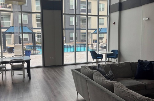 Energy Corridor Apartment | Cozy 2-bedroom 2-bath apartment in quaint Houston neighborhood