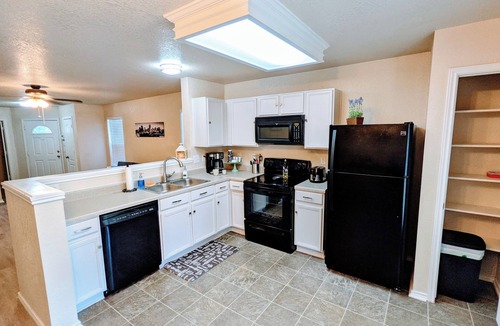 Wetmore House | Cozy 2-bedroom home, North East San Antonio